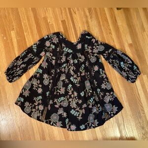 Gorgeous Flowy Free People Tunic , size XS